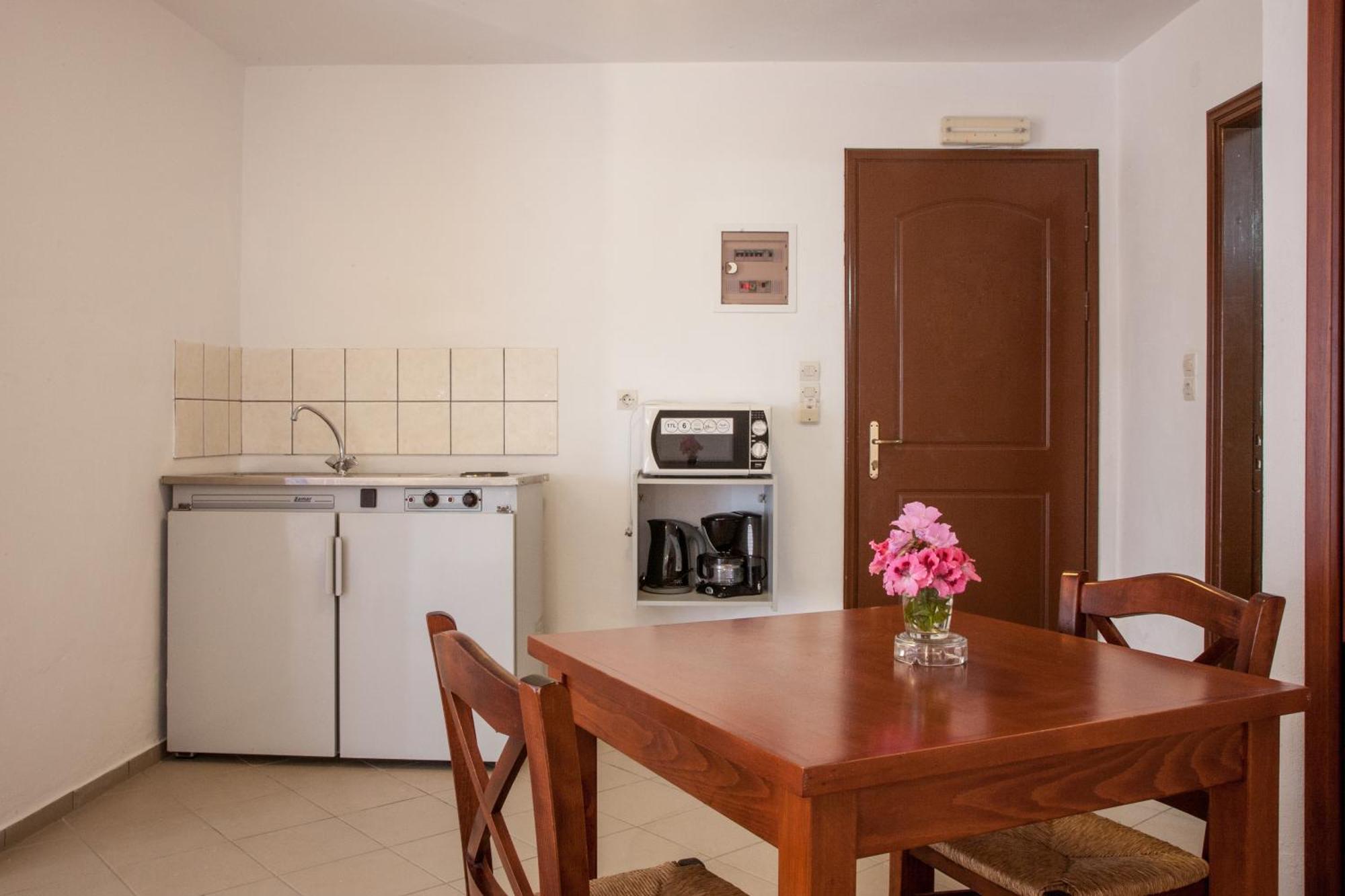Ekavi Apartments Aγία Μαρίνα Εξωτερικό φωτογραφία